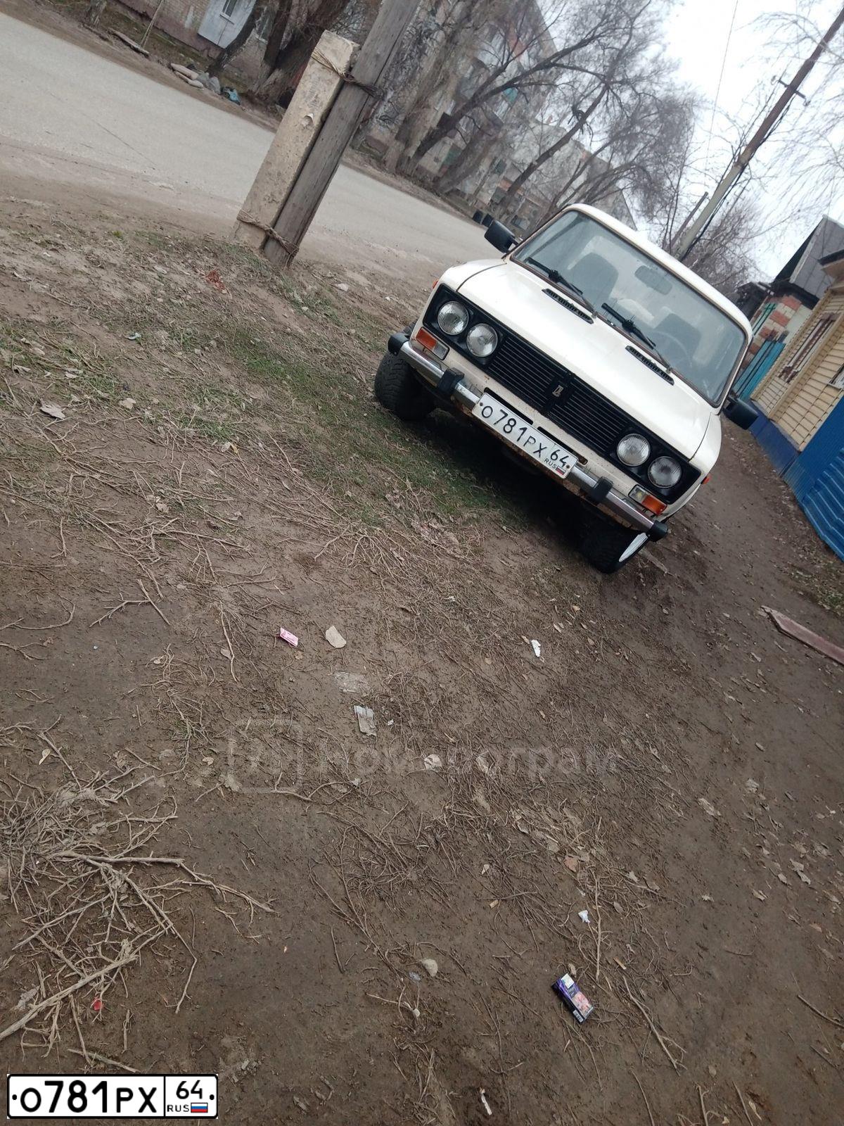Фото автомобиля LADA 2106, 1993 — госномер О781РХ64. Цвет: БЕЛО БЕЖЕВЫЙ