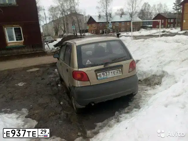 Фото автомобиля DAEWOO O MATIZ, 2007 — госномер Е937ТЕ29. Цвет: ЖЕЛТЫЙ(ПЕСОЧНЫЙ)