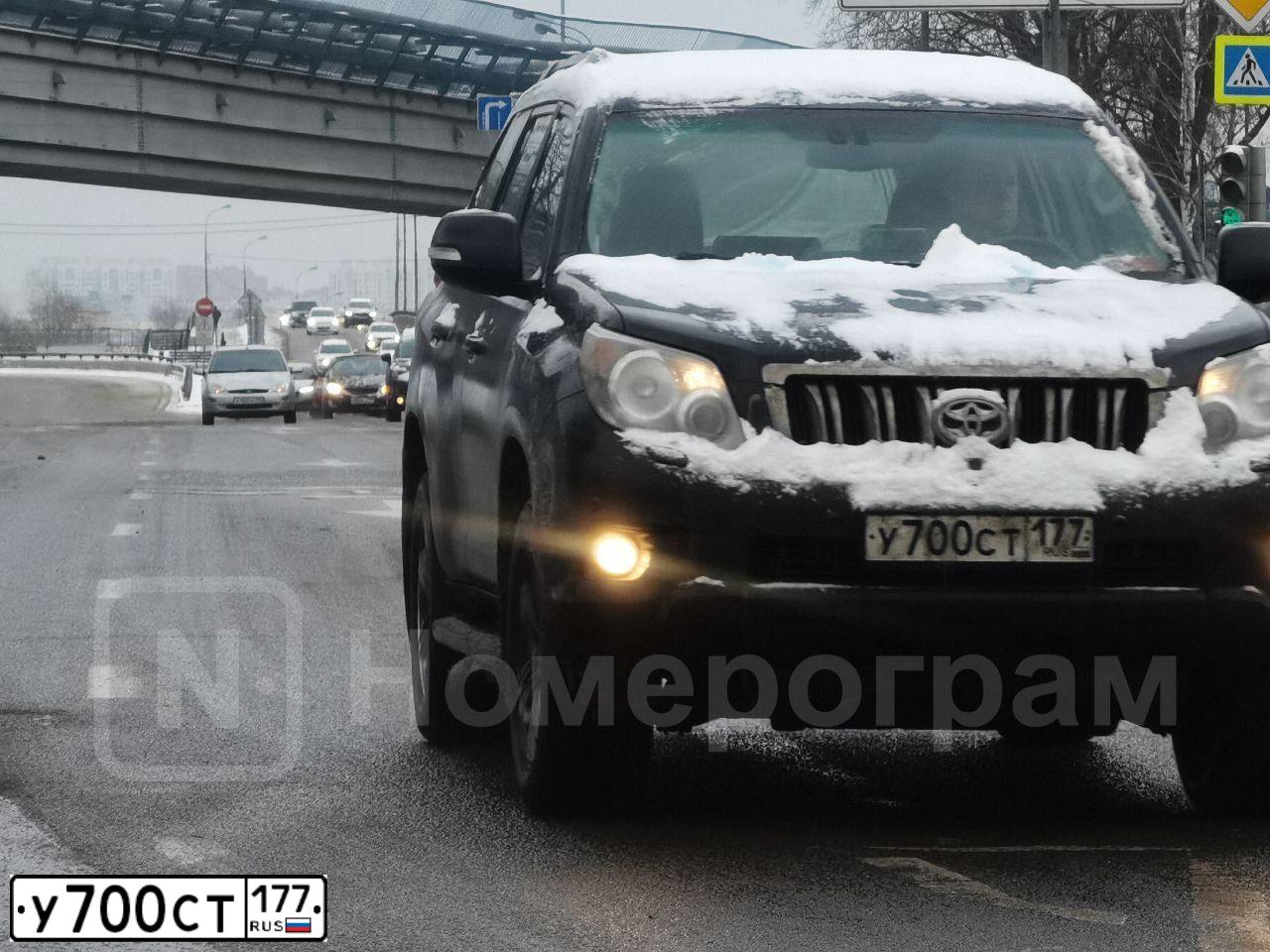 Фото автомобиля BMW SERIE 7, 2003 — госномер У700СТ177. Цвет: ЧЕРНЫЙ