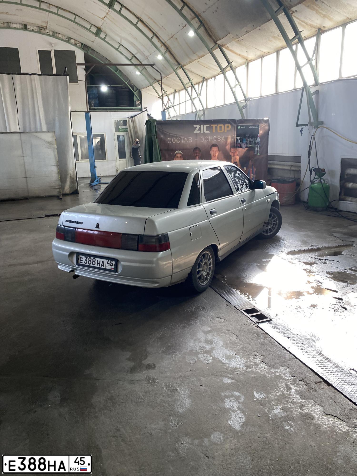 Фото автомобиля LADA 2110 LADA, 2004 — госномер Е388НА45