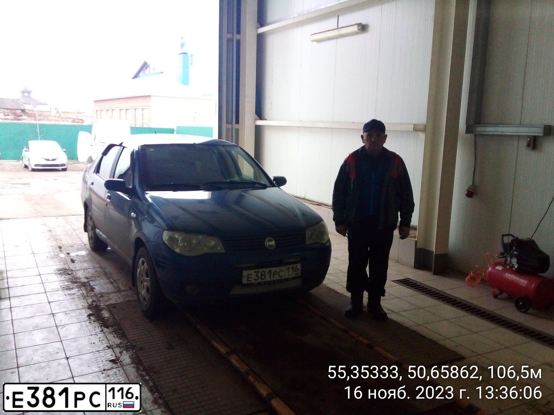 Фото автомобиля FIAT ALBEA, 2008 — госномер Е381РС116. Цвет: СИНИЙ ТЕЗЕЙ