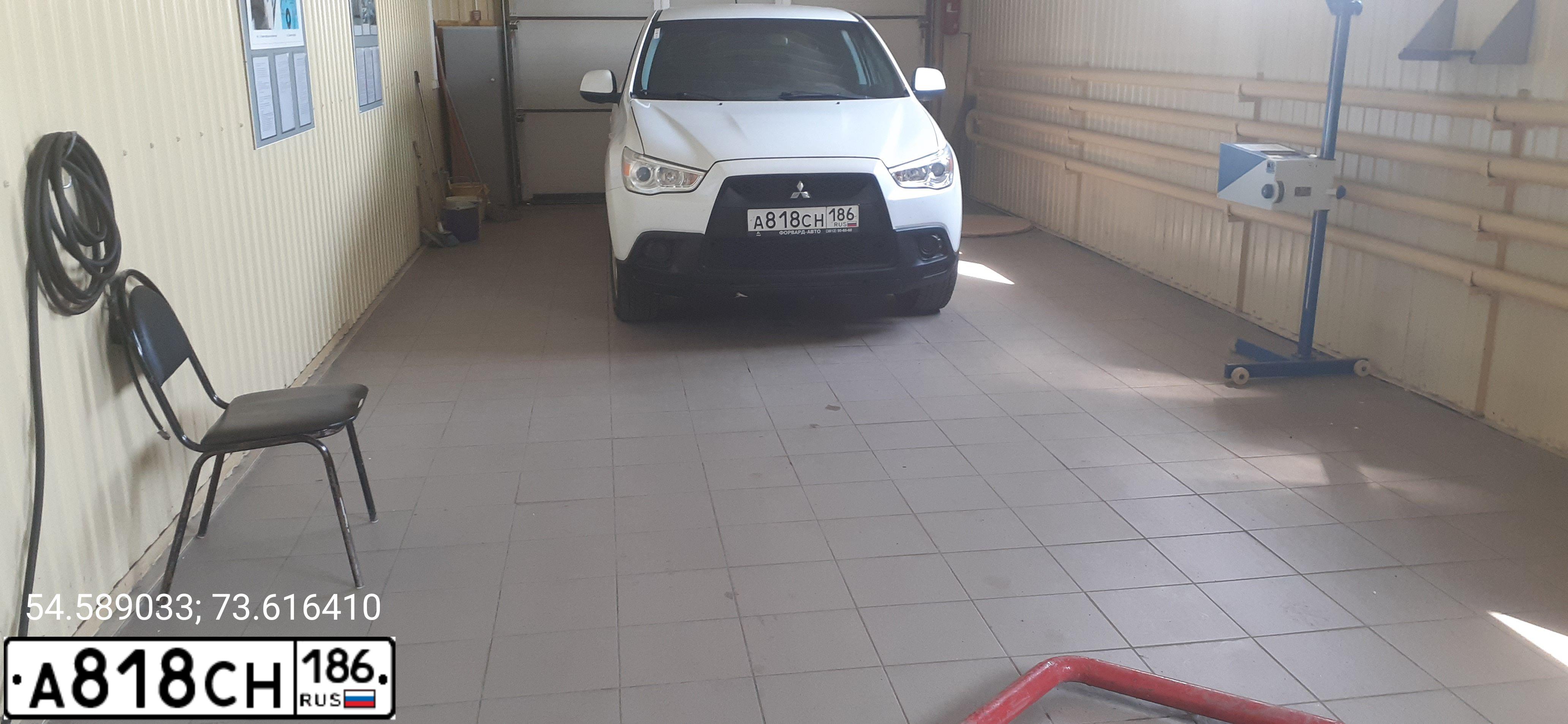 Фото автомобиля MITSUBISHI ASX, 2012 — госномер У421ТТ55. Цвет: Белый