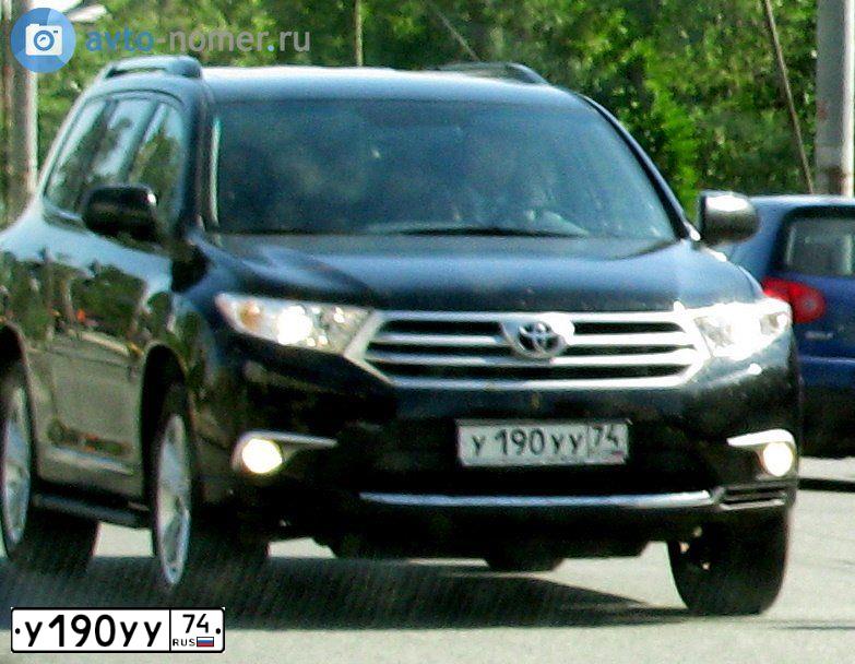 Фото автомобиля TOYOTA HIGHLANDER, 2010 — госномер Т212АМ96. Цвет: ЧЕРНЫЙ
