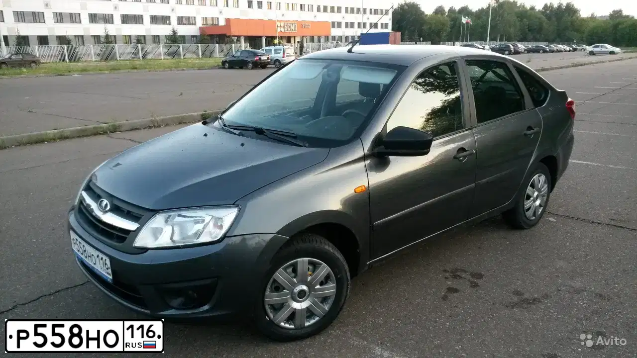 Фото автомобиля LADA 2191 GRANTA, 2015 — госномер М179КМ95. Цвет: серебристо-темно-серый