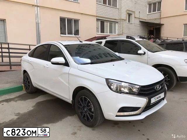 Фото автомобиля LADA VESTA, 2020 — госномер С823ОМ58. Цвет: Белый
