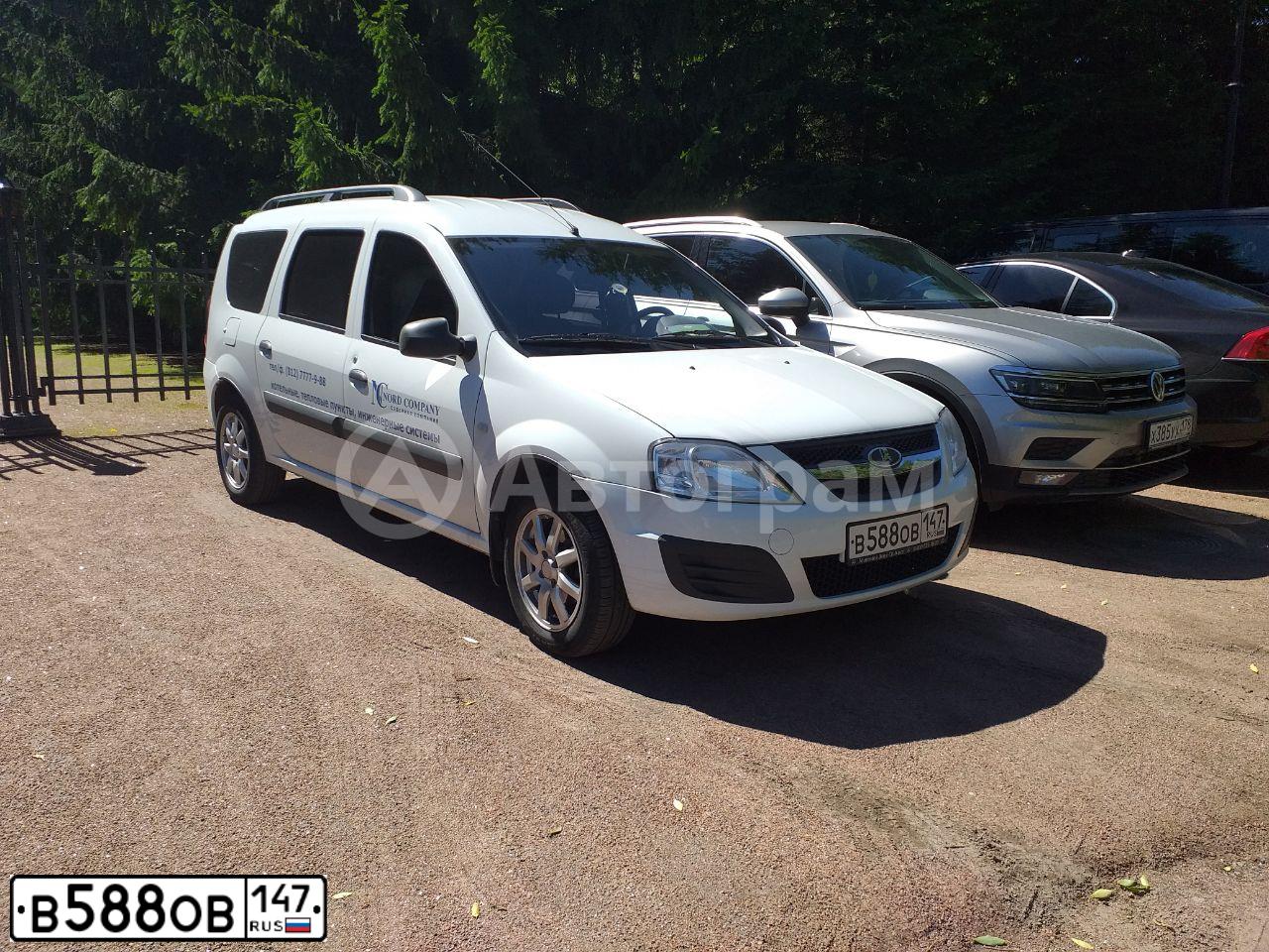 Фото автомобиля LADA LARGUS, 2019 — госномер В588ОВ147. Цвет: Белый