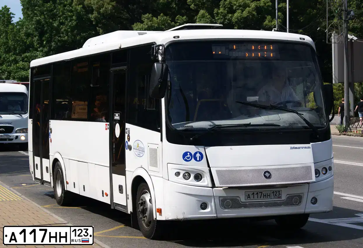 Фото автомобиля ПАЗ 3204, 2013 — госномер Р077ВК323. Цвет: Белый