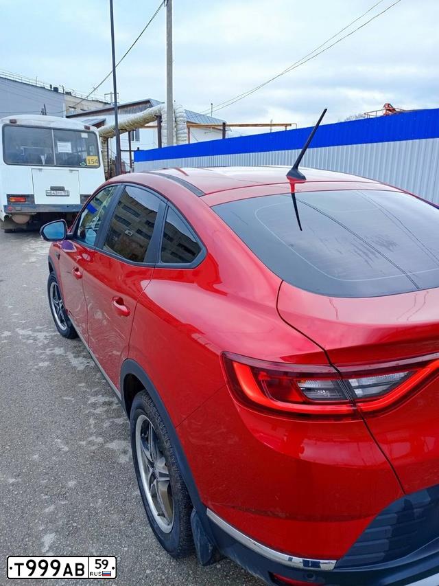 Фото автомобиля NISSAN JUKE, 2013 — госномер К979ОХ996. Цвет: Белый