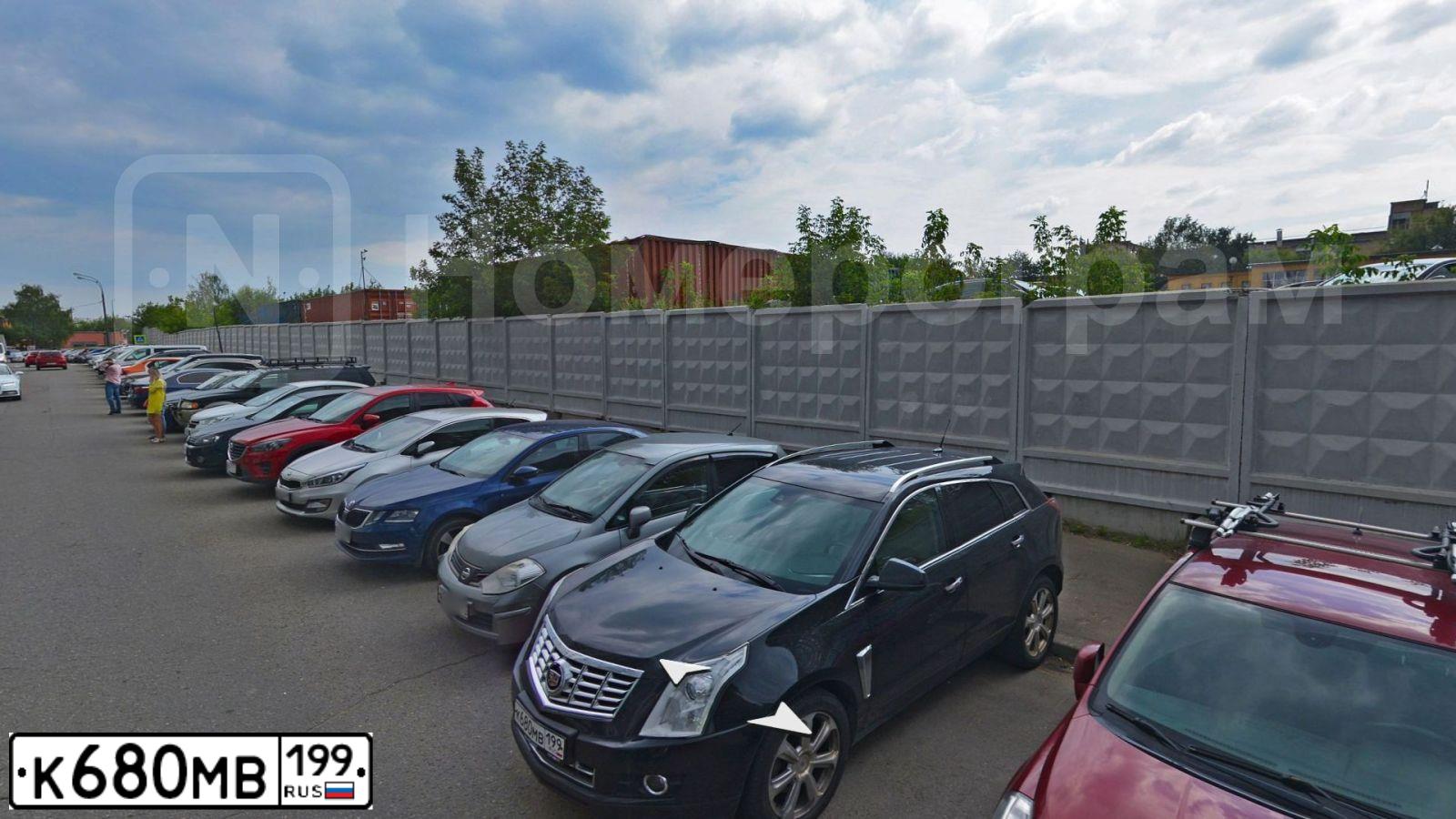 Фото автомобиля CADILLAC SRX, 2013 — госномер К680МВ199. Цвет: ЧЕРНЫЙ