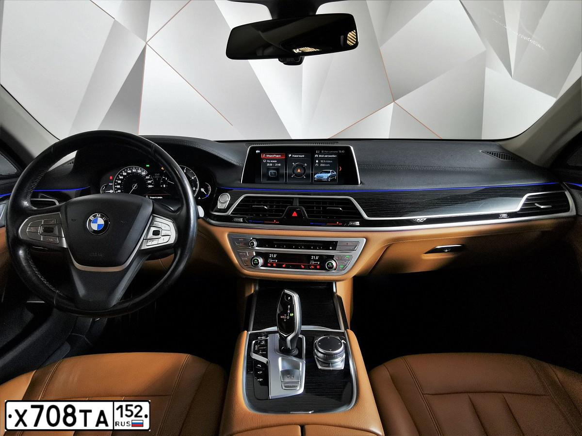 Фото автомобиля BMW SERIE 7, 2017 — госномер О599ЕА977. Цвет: ЧЕРНЫЙ