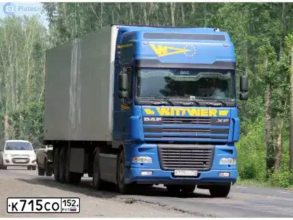 Фото автомобиля DAF XF 95 FT /4X2/, 2005 — госномер Т106ХВ22. Цвет: СИНИЙ