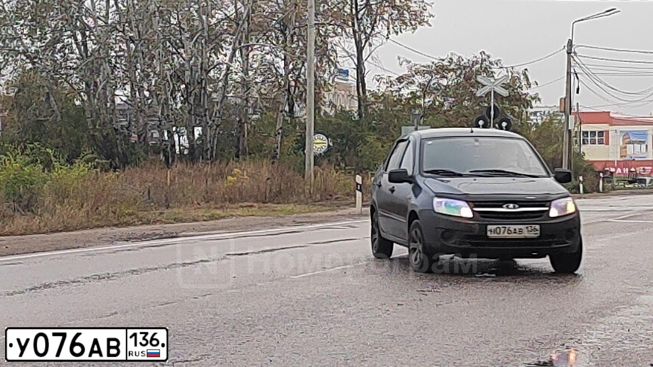 Фото автомобиля LIFAN SOLANO, 2010 — госномер Е300ТЕ36. Цвет: ЧЕРНЫЙ