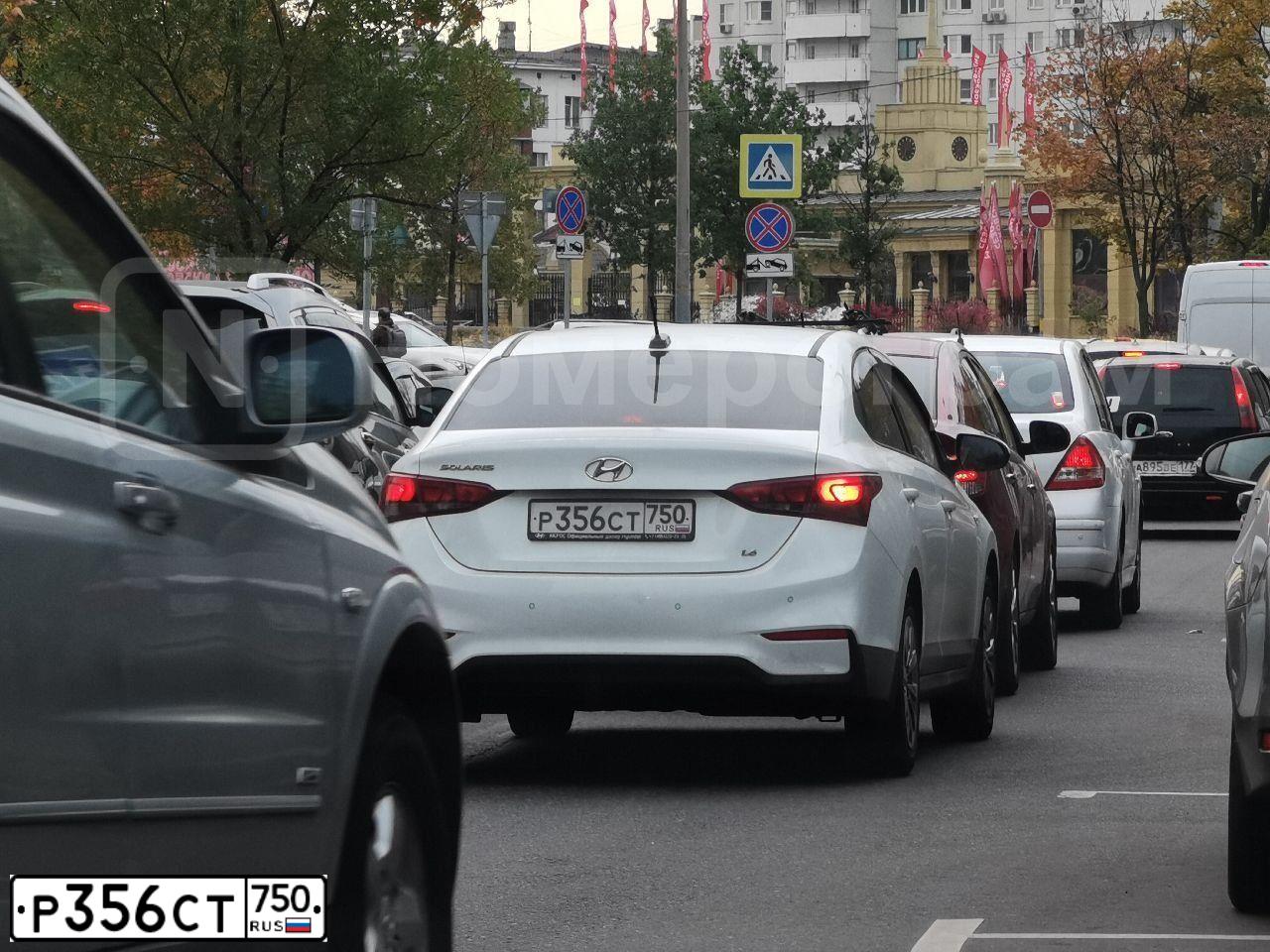 Фото автомобиля HYUNDAI SOLARIS, 2018 — госномер Р356СТ750. Цвет: БЕЛЫЙ ЖЕЛТЫЙ СЕРЫЙ