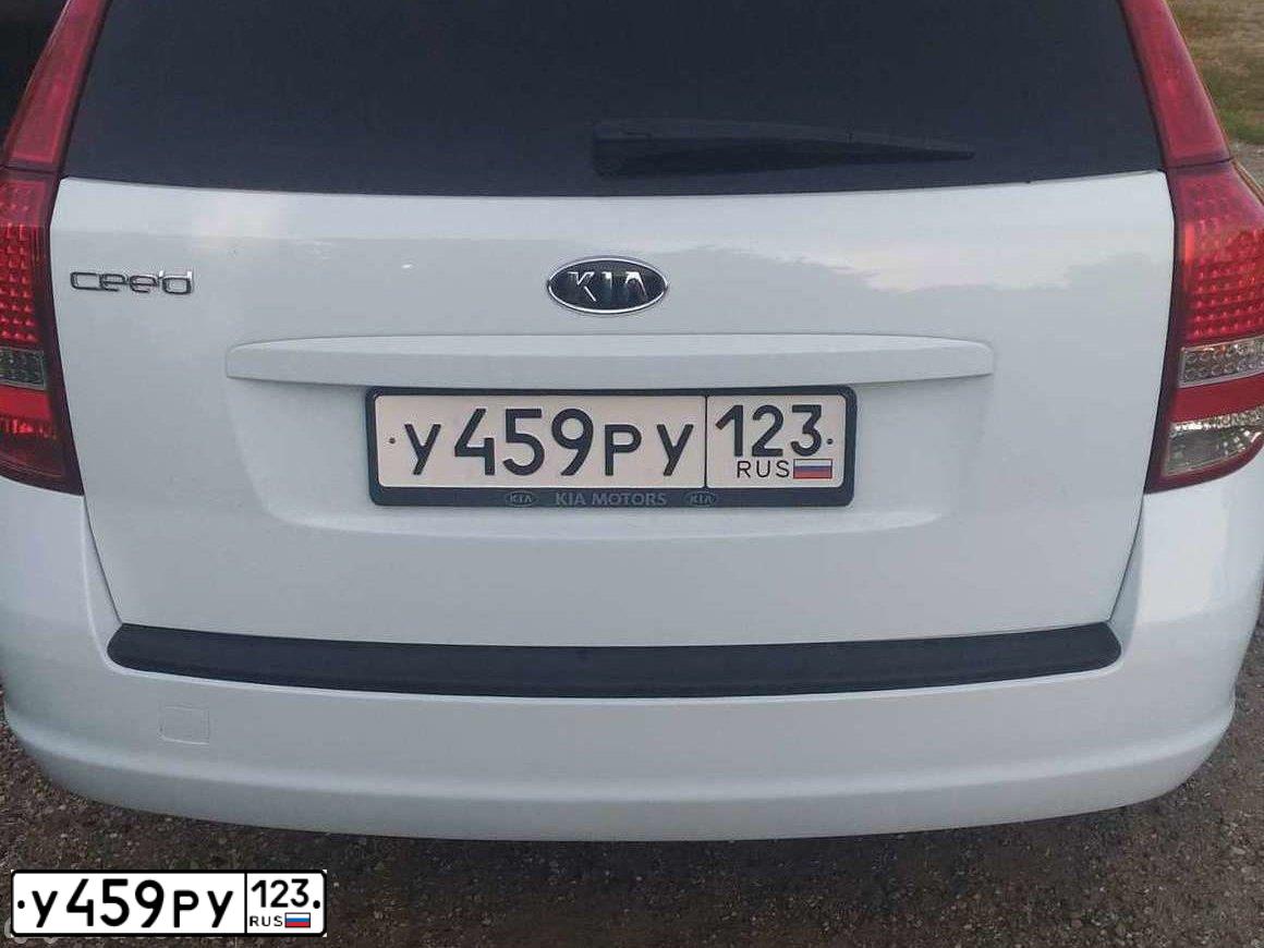 Фото автомобиля KIA CEE'D, 2011 — госномер У459РУ123. Цвет: БЕЛЫЙ