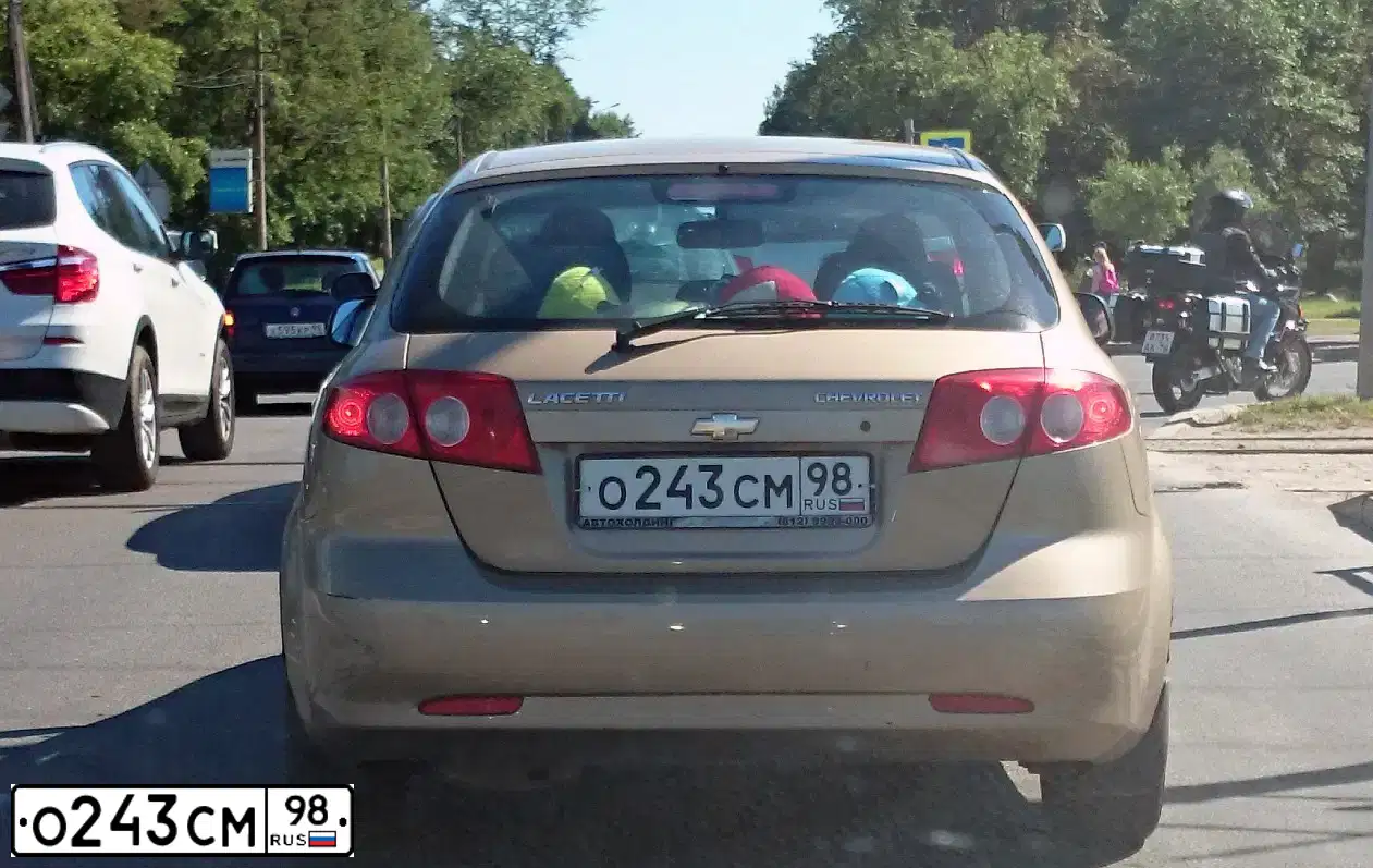 Фото автомобиля CHEVROLET LACETTI, 2010 — госномер У107ВА198. Цвет: ЖЕЛТЫЙ