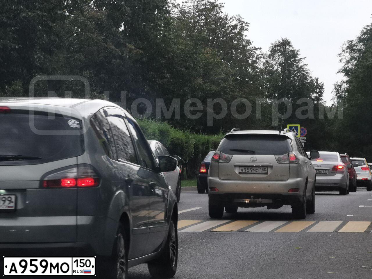 Фото автомобиля LEXUS RX, 2005 — госномер А959МО150. Цвет: СЕРЕБРИСТЫЙ