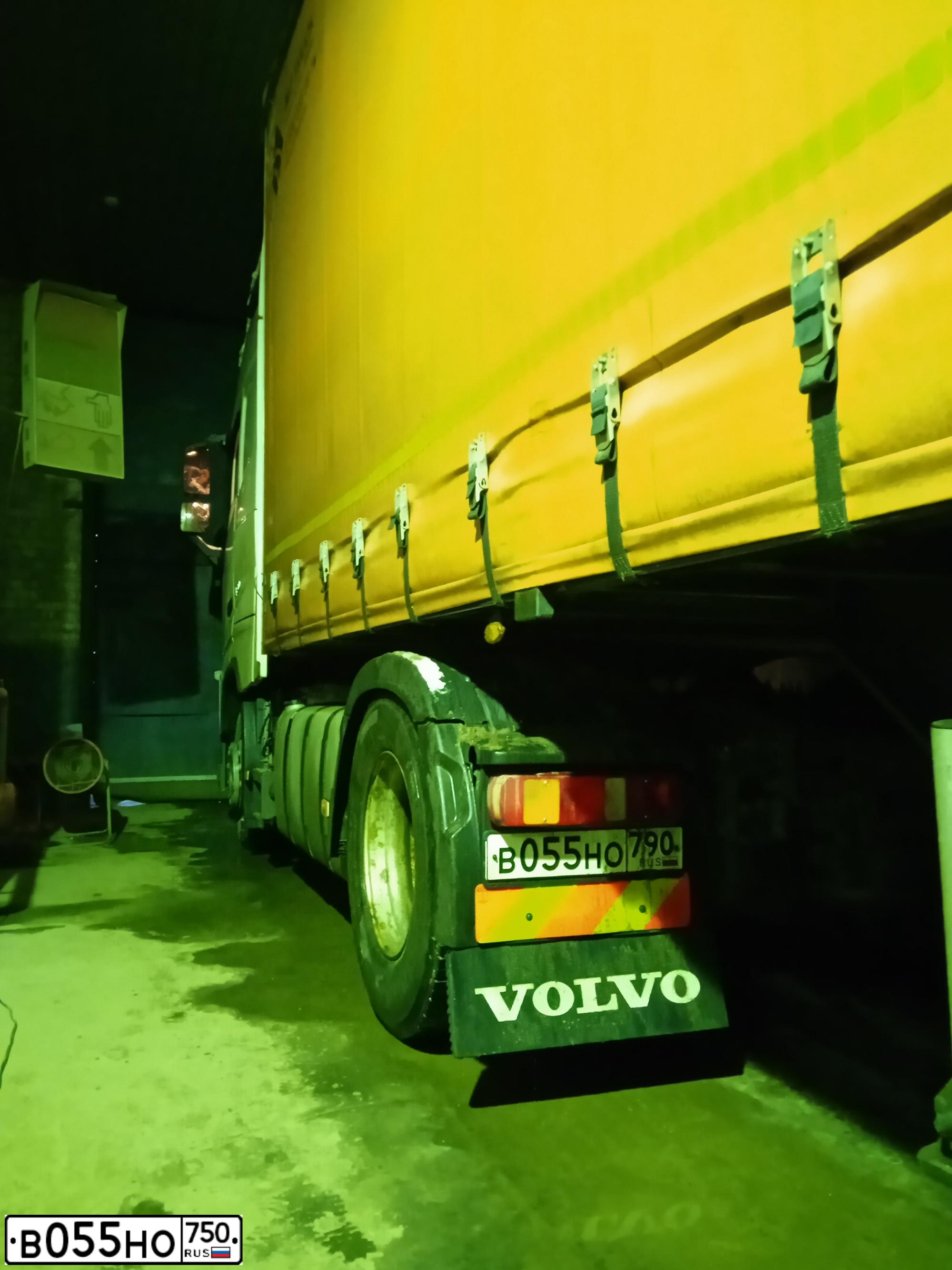 Фото автомобиля DAF XF, 2011 — госномер Х593АТ136. Цвет: Белый