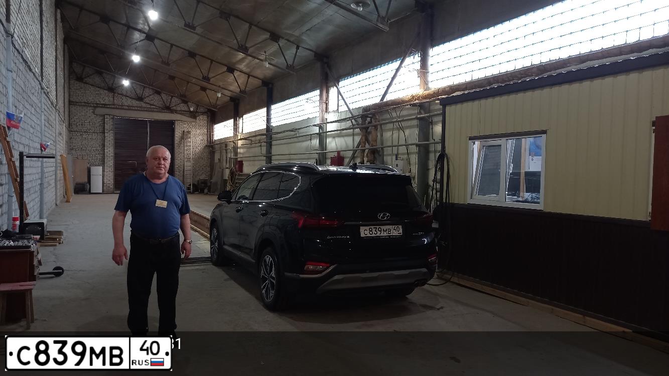 Фото автомобиля HYUNDAI SANTA FE, 2019 — госномер О349ТЕ32. Цвет: ЧЕРНЫЙ