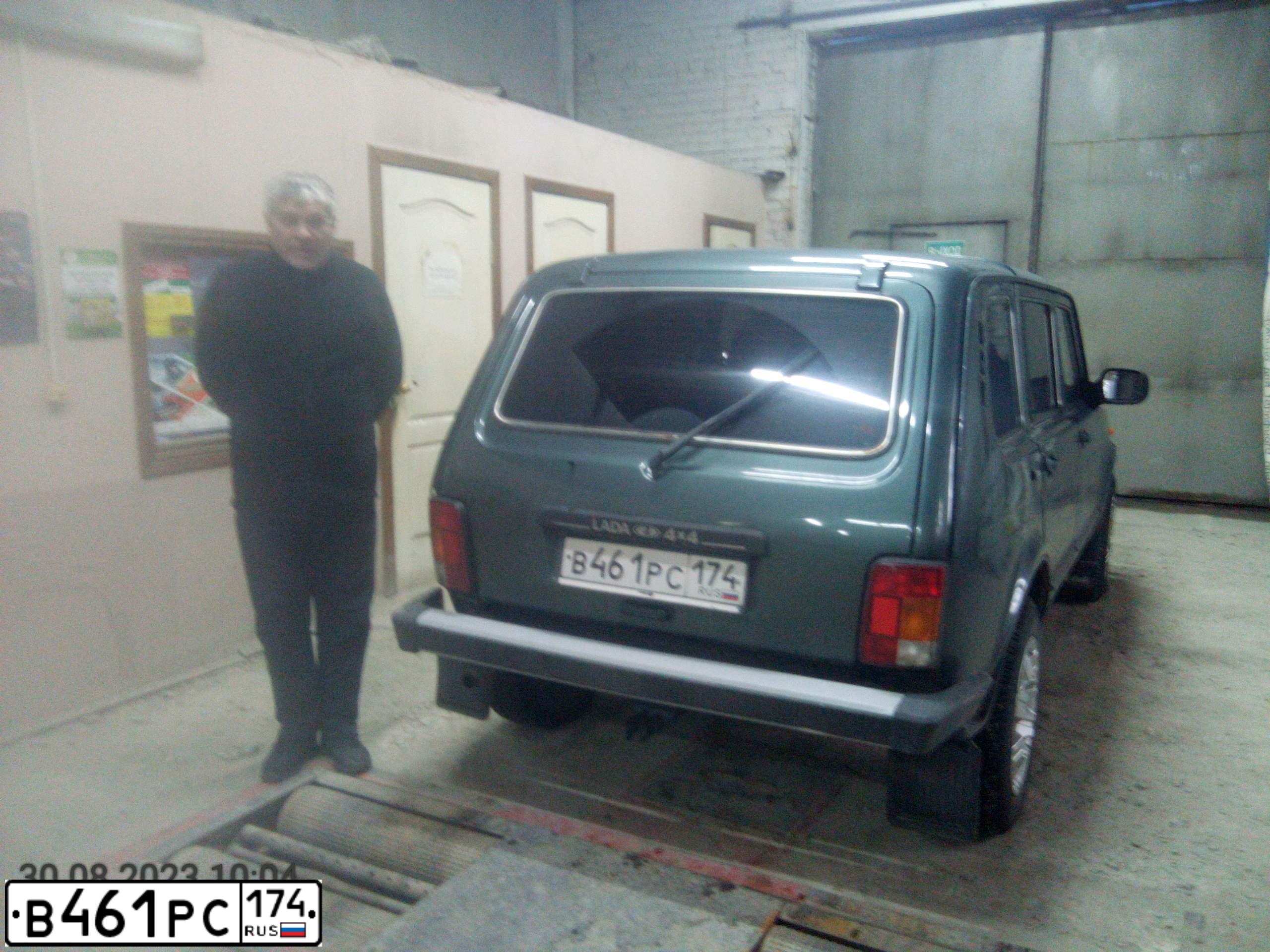 Фото автомобиля ЛАДА 213100 LADA 4X4, 2012 — госномер М131ЕМ181. Цвет: СЕРО-СИНЕ-ЗЕЛЕНЫЙ
