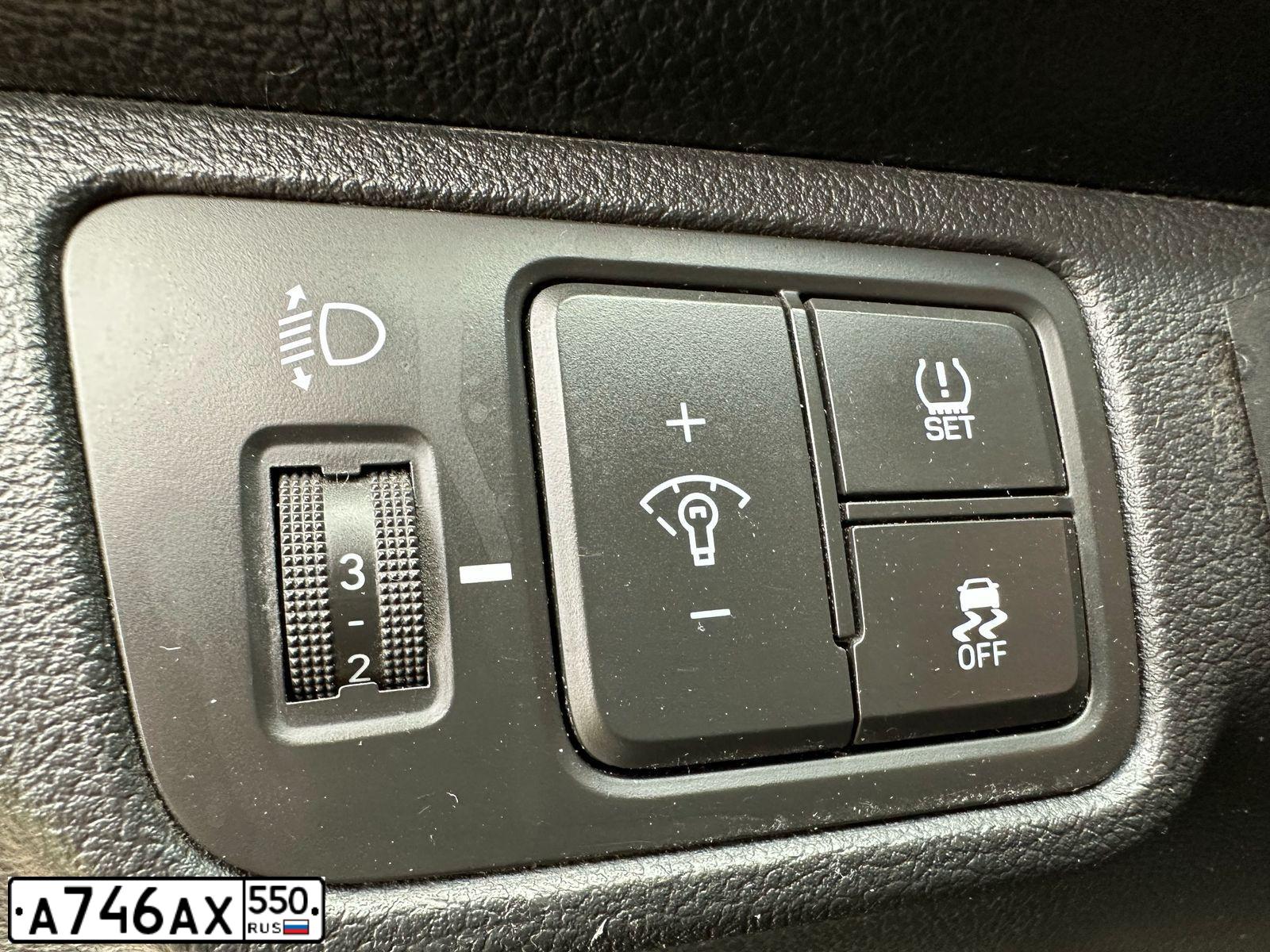 Фото автомобиля HYUNDAI SOLARIS, 2018 — госномер В066МХ790. Цвет: БЕЛЫЙ