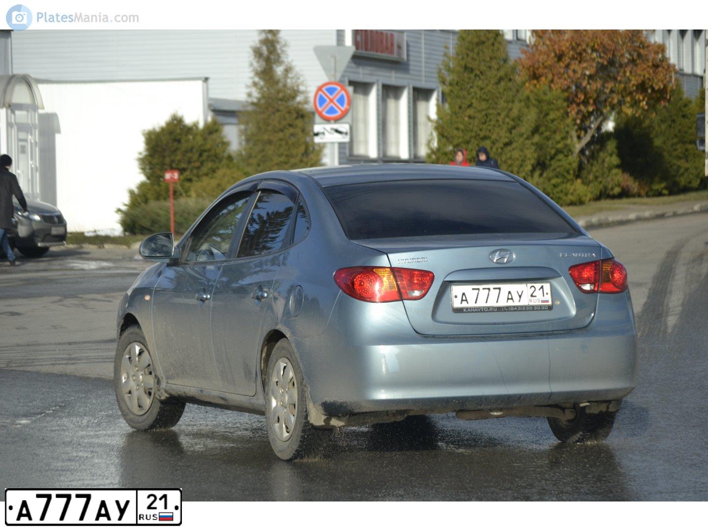 Фото автомобиля SUZUKI IGNIS, 2003 — госномер В665СЕ21. Цвет: БЕЛЫЙ СЕРЕБРИСТЫЙ