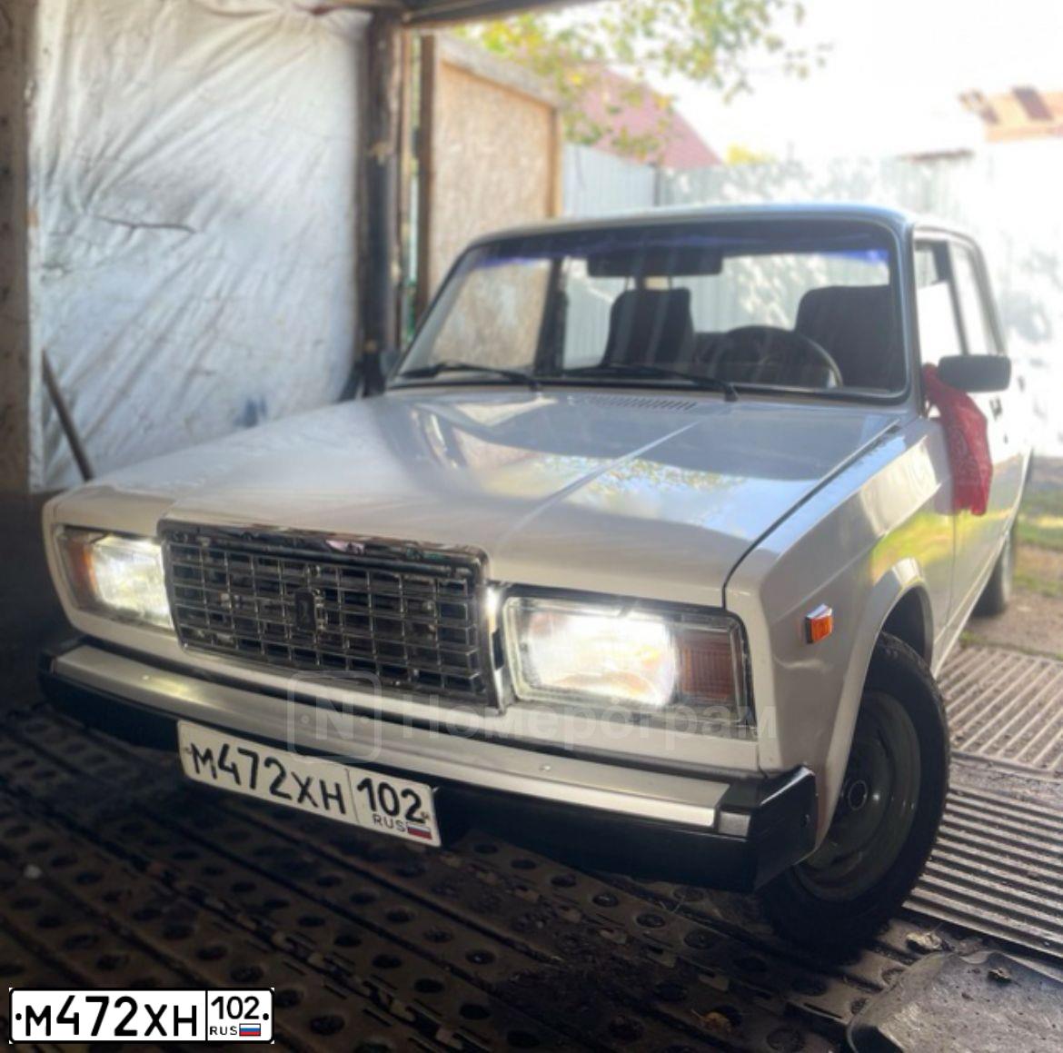 Фото автомобиля LADA 2107, 2006 — госномер М372РС702. Цвет: ЯРКО-БЕЛЫЙ