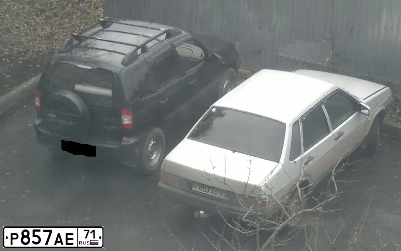 Фото автомобиля LADA 2109 SAMARA, 2003 — госномер К121ТК40. Цвет: СЕРЕБРИСТО-БЕЛЫЙ