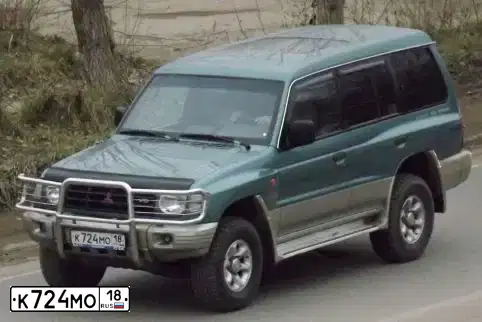 Фото автомобиля MITSUBISHI PAJERO, 1997 — госномер К740АМ159. Цвет: ЗЕЛЕНО-БЕЛЫЙ 