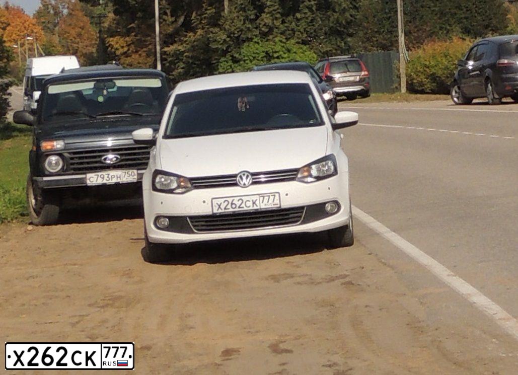 Фото автомобиля VOLKSWAGEN POLO, 2011 — госномер К455КВ181. Цвет: Белый