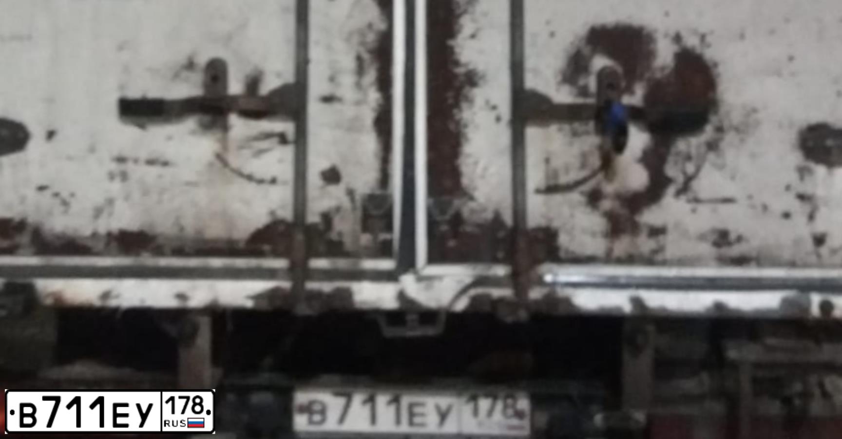 Фото автомобиля FORD TRANSIT, 2011 — госномер В711ЕУ178. Цвет: ТЕМНО-СИНИЙ