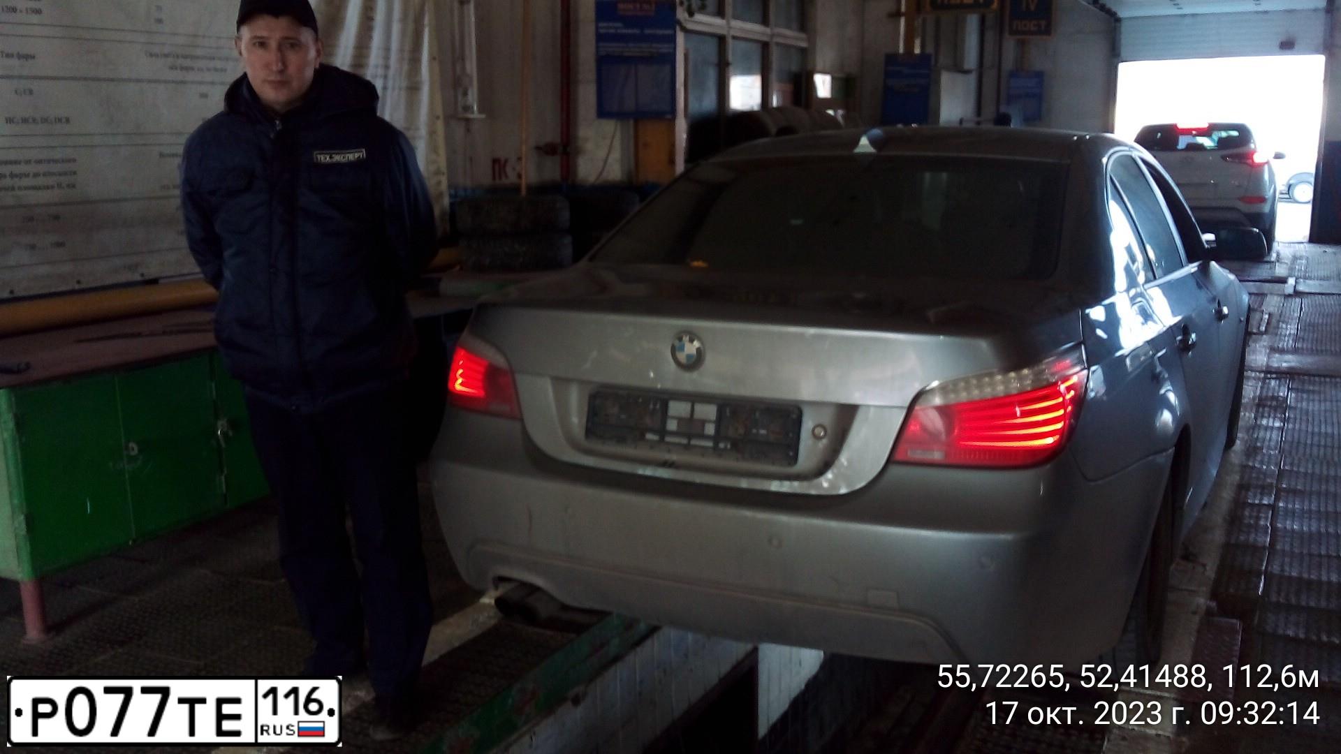 Фото автомобиля BMW 525I, 2008 — госномер Х512ВТ550. Цвет: СЕРЫЙ