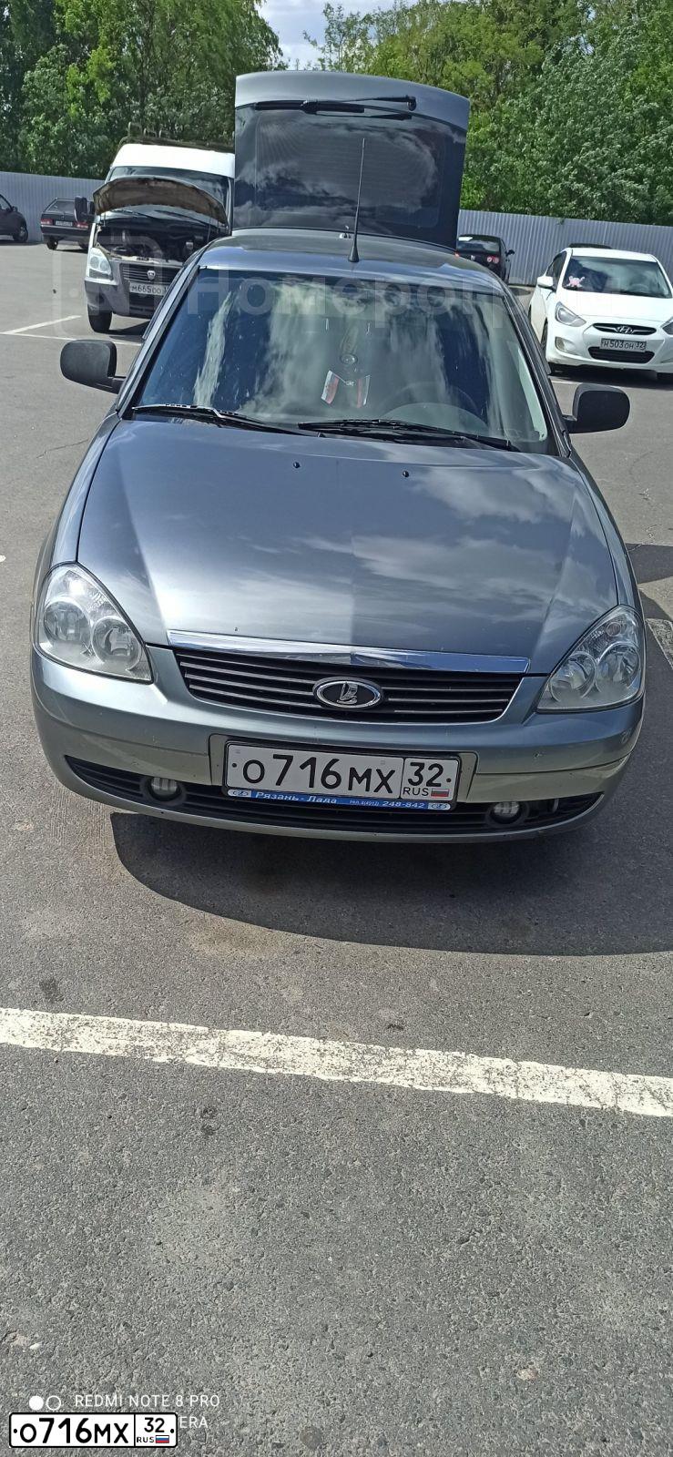 Фото автомобиля LADA 2172 PRIORA, 2011 — госномер О716МХ32. Цвет: СРЕДНИЙ СЕРО-ЗЕЛЕНЫЙ МЕТ
