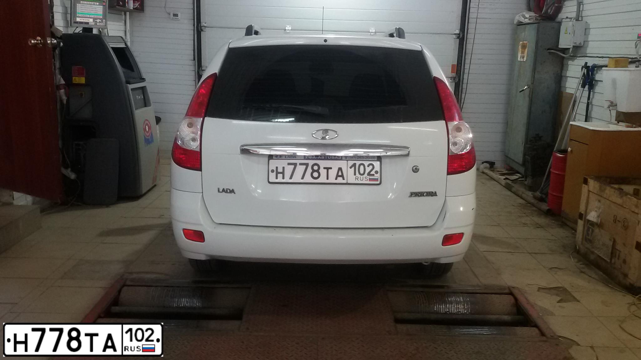 Фото автомобиля LADA 2171 PRIORA, 2012 — госномер Н778ТА102. Цвет: БЕЛЫЙ
