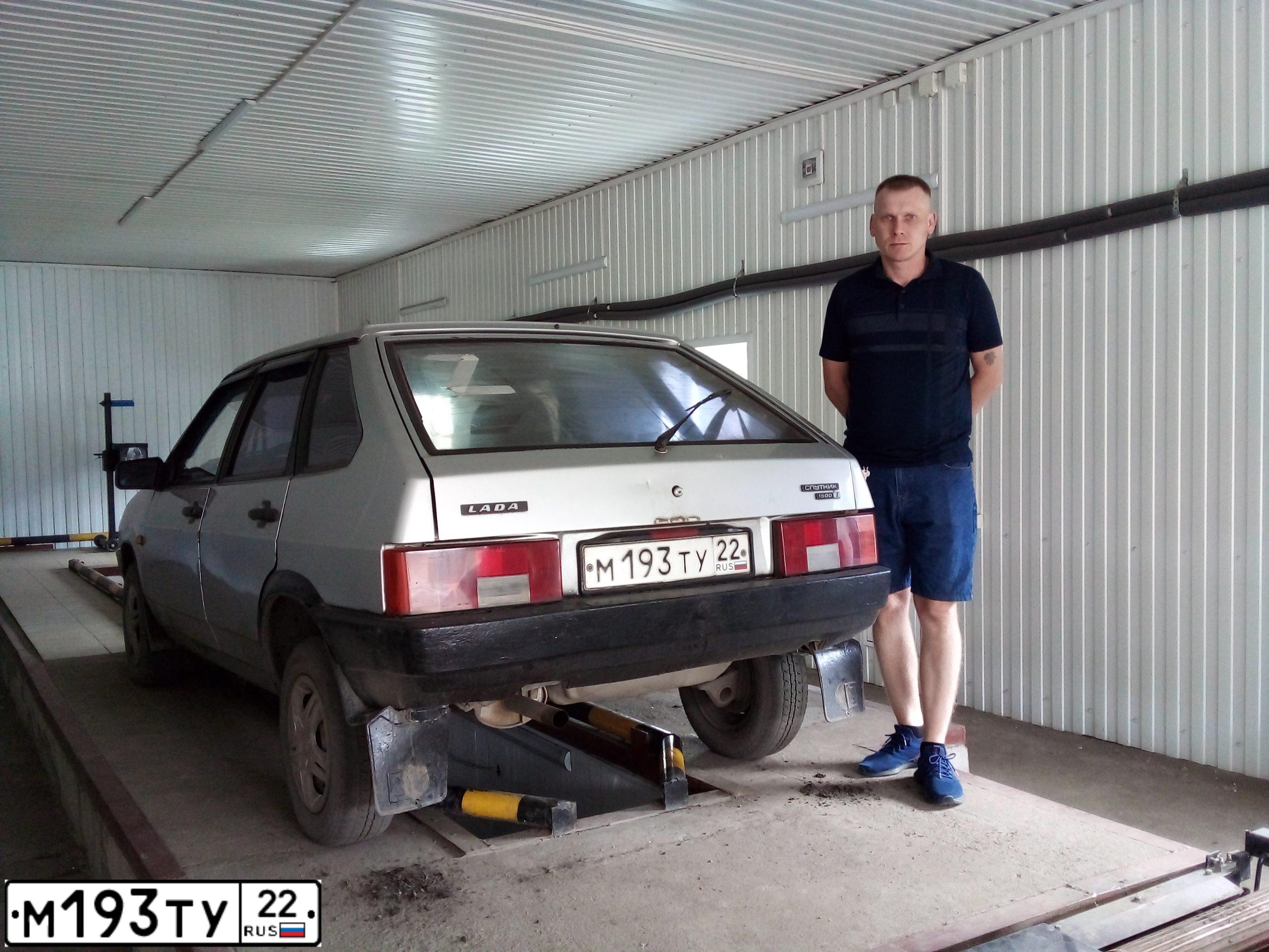 Фото автомобиля LADA 2109 SAMARA, 2003 — госномер М193ТУ22. Цвет: СВЕТЛО-СЕРЕБРИСТЫЙ