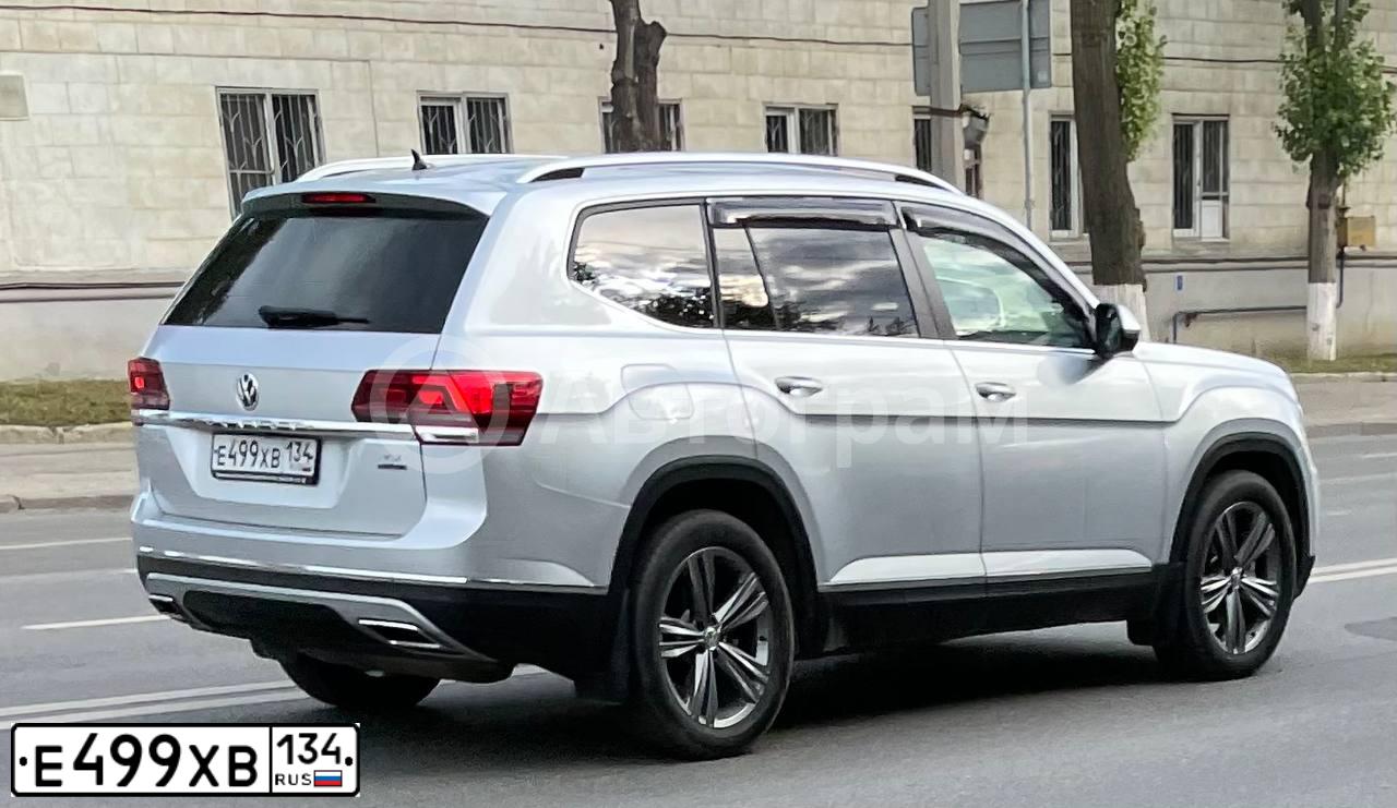 Фото автомобиля VOLKSWAGEN TERAMONT, 2019 — госномер Е499ХВ134. Цвет: СЕРЕБРИСТЫЙ