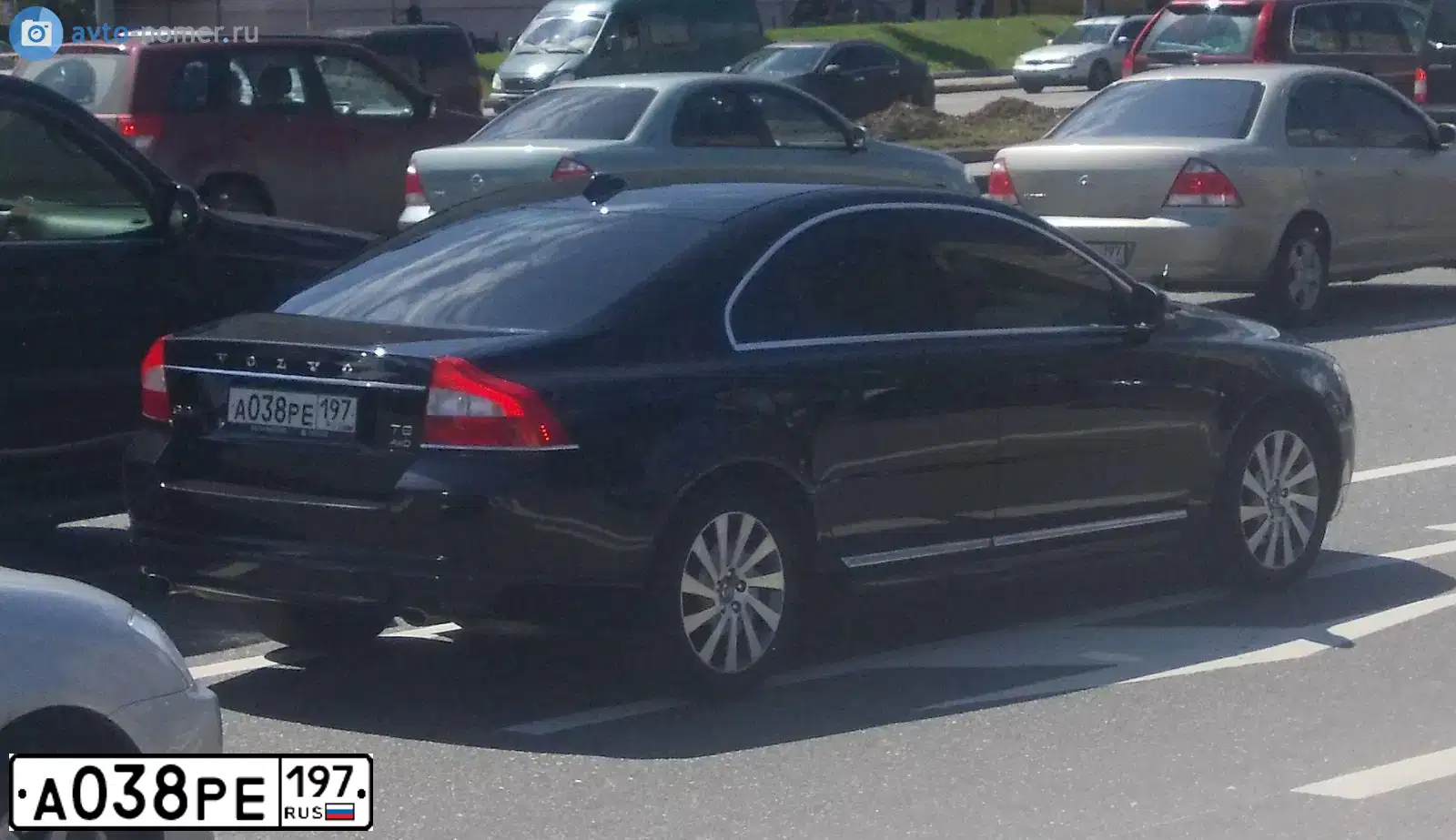 Фото автомобиля VOLVO S80, 2011 — госномер В787РС77. Цвет: ЧЕРНЫЙ