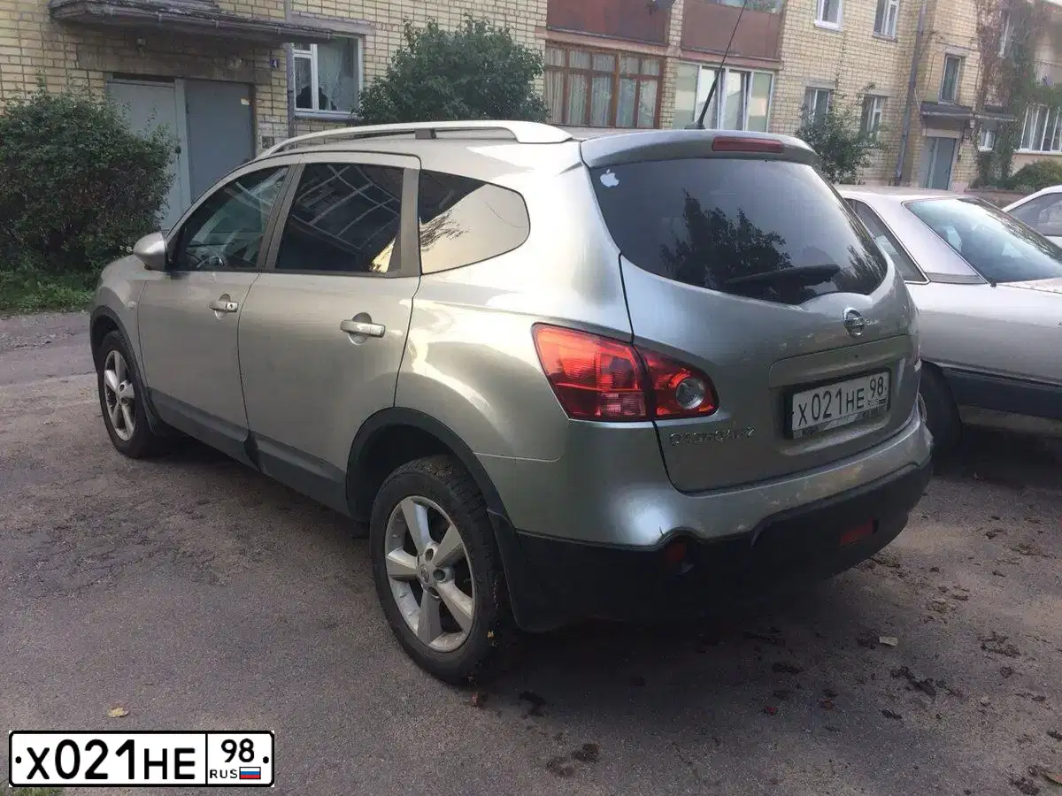 Фото автомобиля NISSAN QASHQAI, 2008 — госномер У432ТМ27. Цвет: Серебристый