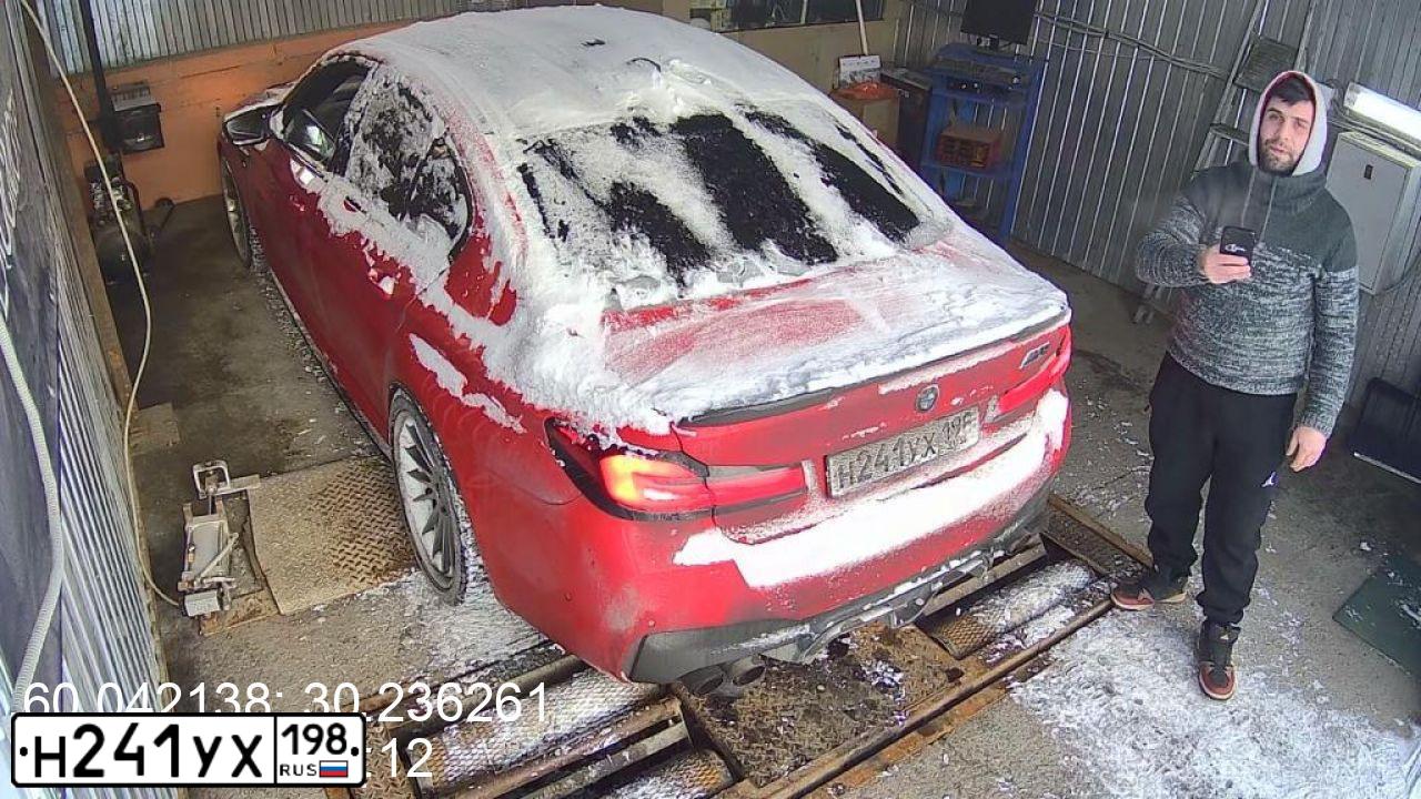 Фото автомобиля BMW M5, 2020 — госномер К701ОВ198. Цвет: ЧЕРНЫЙ