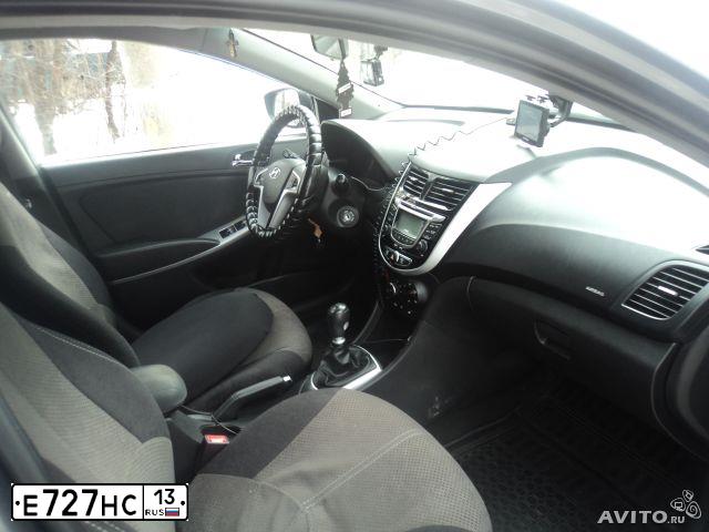 Фото автомобиля HYUNDAI SOLARIS, 2011 — госномер Е727НС13. Цвет: ЧЕРНО-СЕРЫЙ