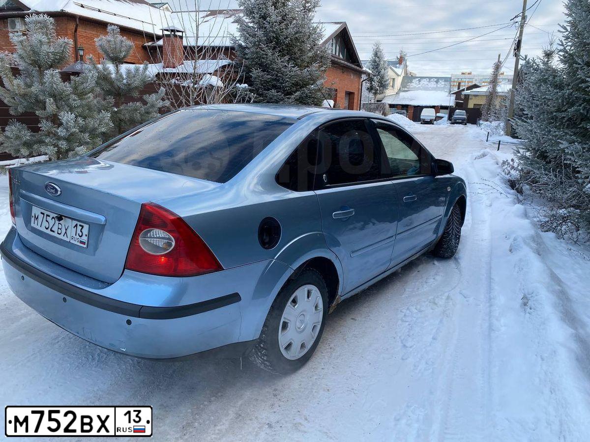 Фото автомобиля FORD FOCUS, 2005 — госномер М752ВХ13. Цвет: Светло-Серо-Голубой