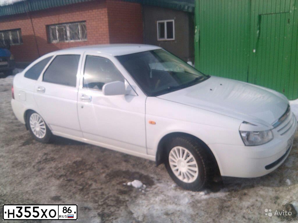 Фото автомобиля LADA 2172 PRIORA, 2011 — госномер В357ХР89. Цвет: Белый