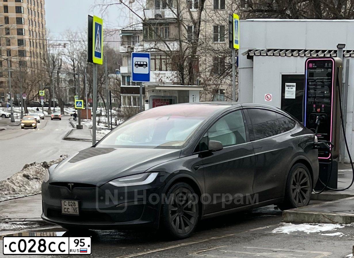 Фото автомобиля GAZ 3102 WOLGA, 1997 — госномер С028СС95. Цвет: БЕЛЫЙ