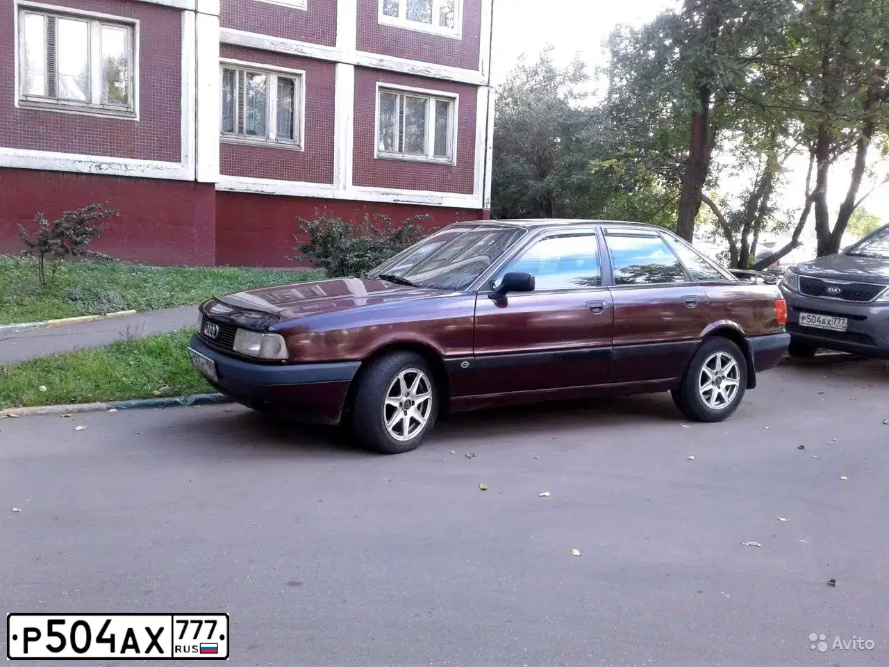 Фото автомобиля KIA SORENTO, 2013 — госномер Р504АХ777. Цвет: СЕРЫЙ