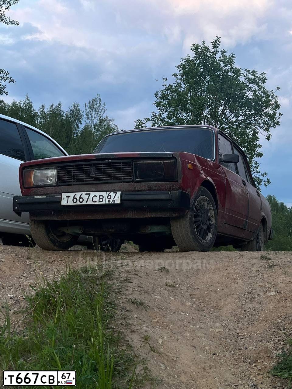 Фото автомобиля LADA 2105, 1988 — госномер Т667СВ67. Цвет: ВИШНЕВЫЙ