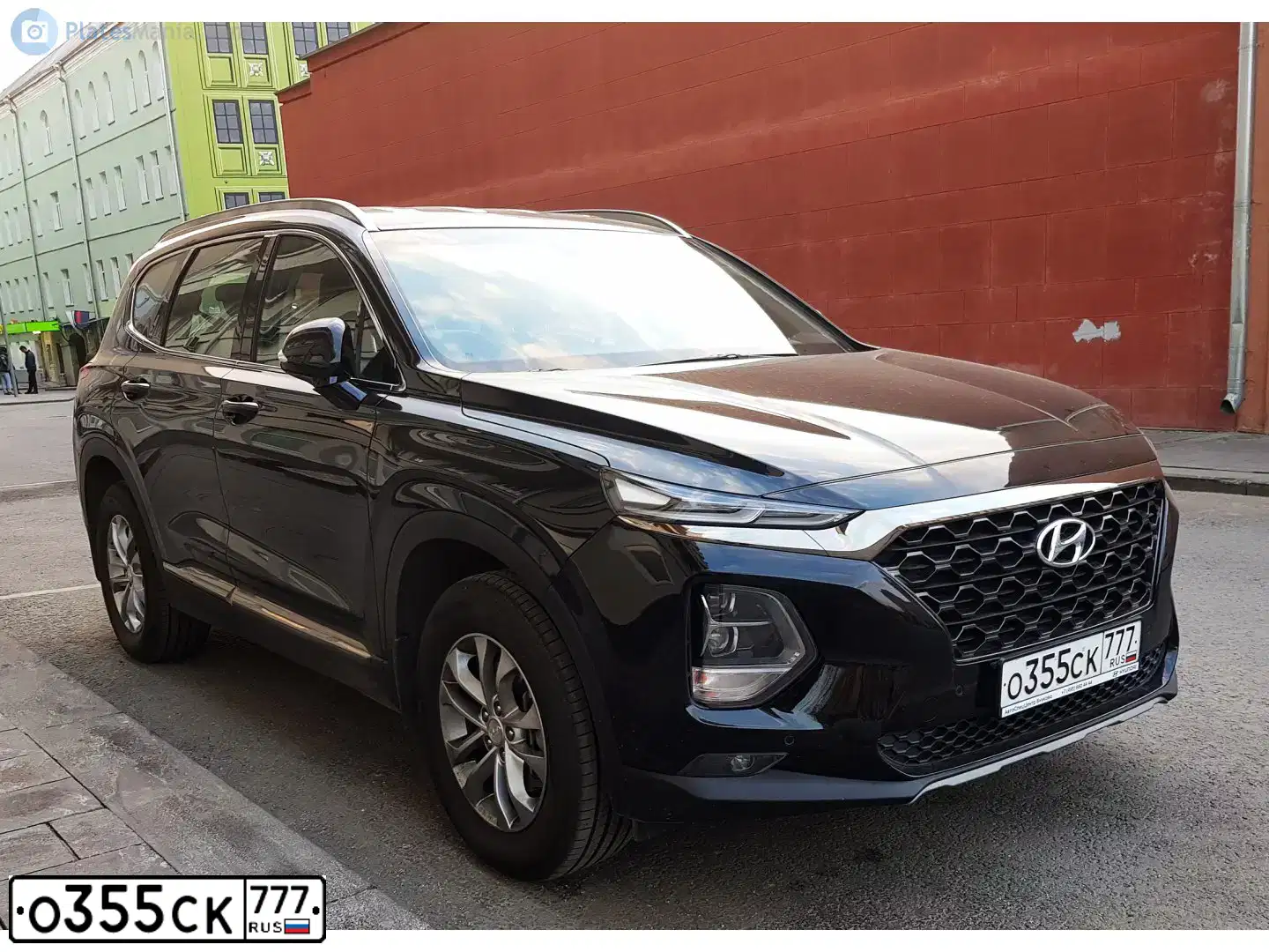 Фото автомобиля HYUNDAI SANTA FE, 2018 — госномер О355СК777. Цвет: ЧЕРНЫЙ