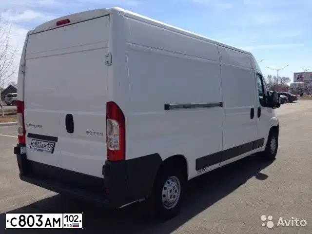 Фото автомобиля PEUGEOT BOXER, 2011 — госномер Н216ВН102. Цвет: БЕЛЫЙ