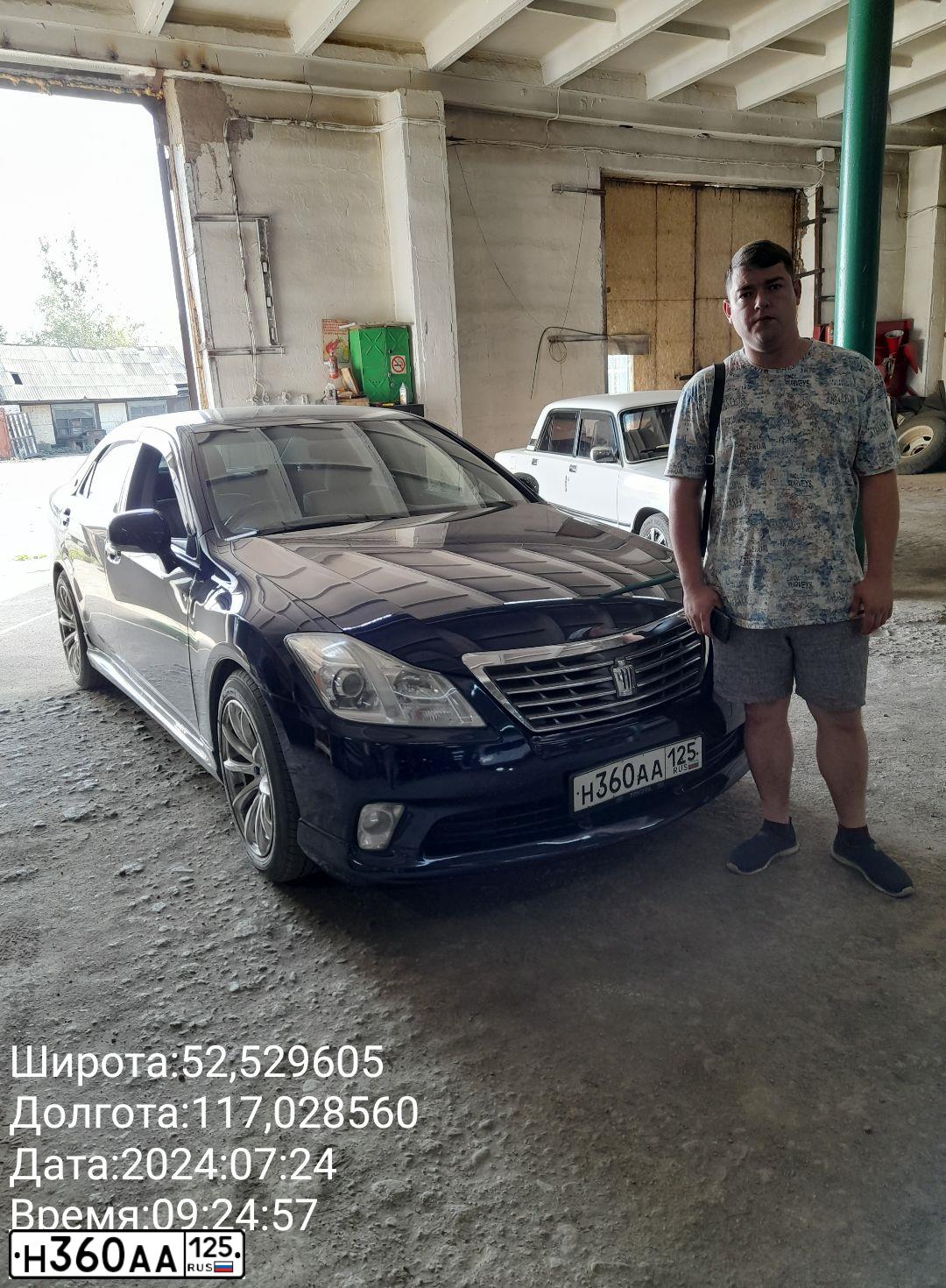 Фото автомобиля TOYOTA CROWN, 2010 — госномер Т012АМ154