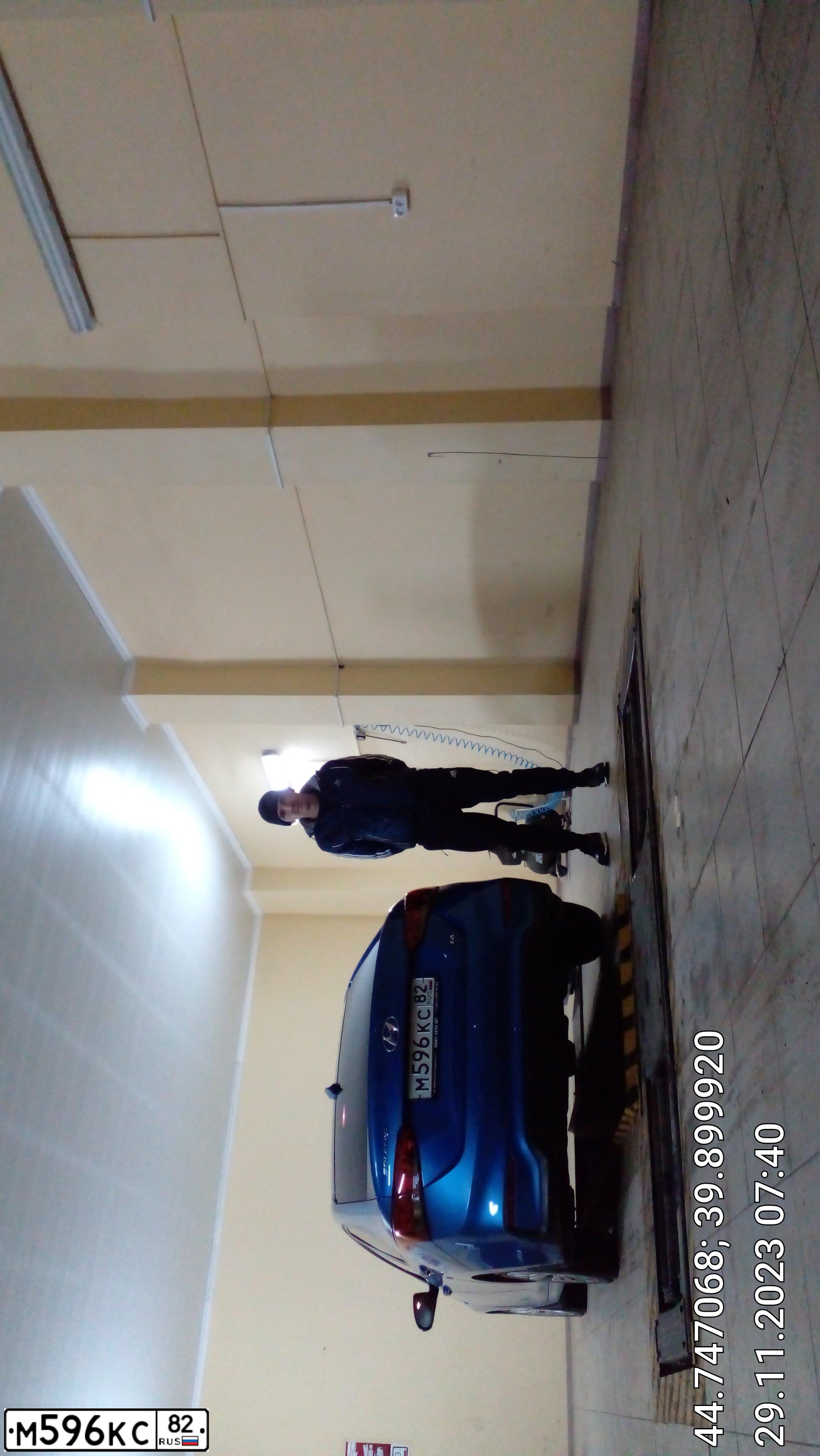Фото автомобиля HYUNDAI SOLARIS, 2019 — госномер В587ЕО01. Цвет: синий