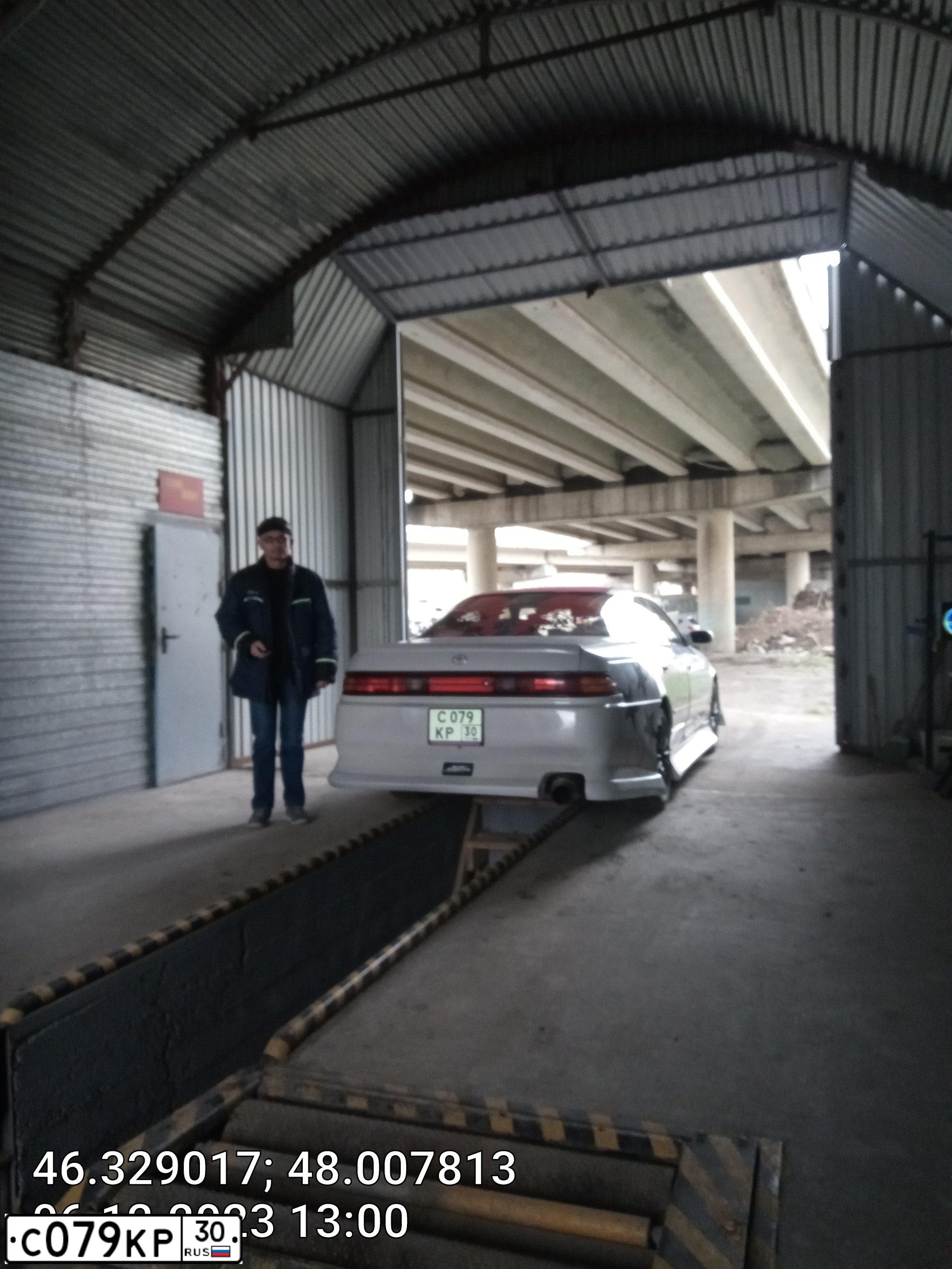 Фото автомобиля TOYOTA MARK II, 1995 — госномер С079КР30