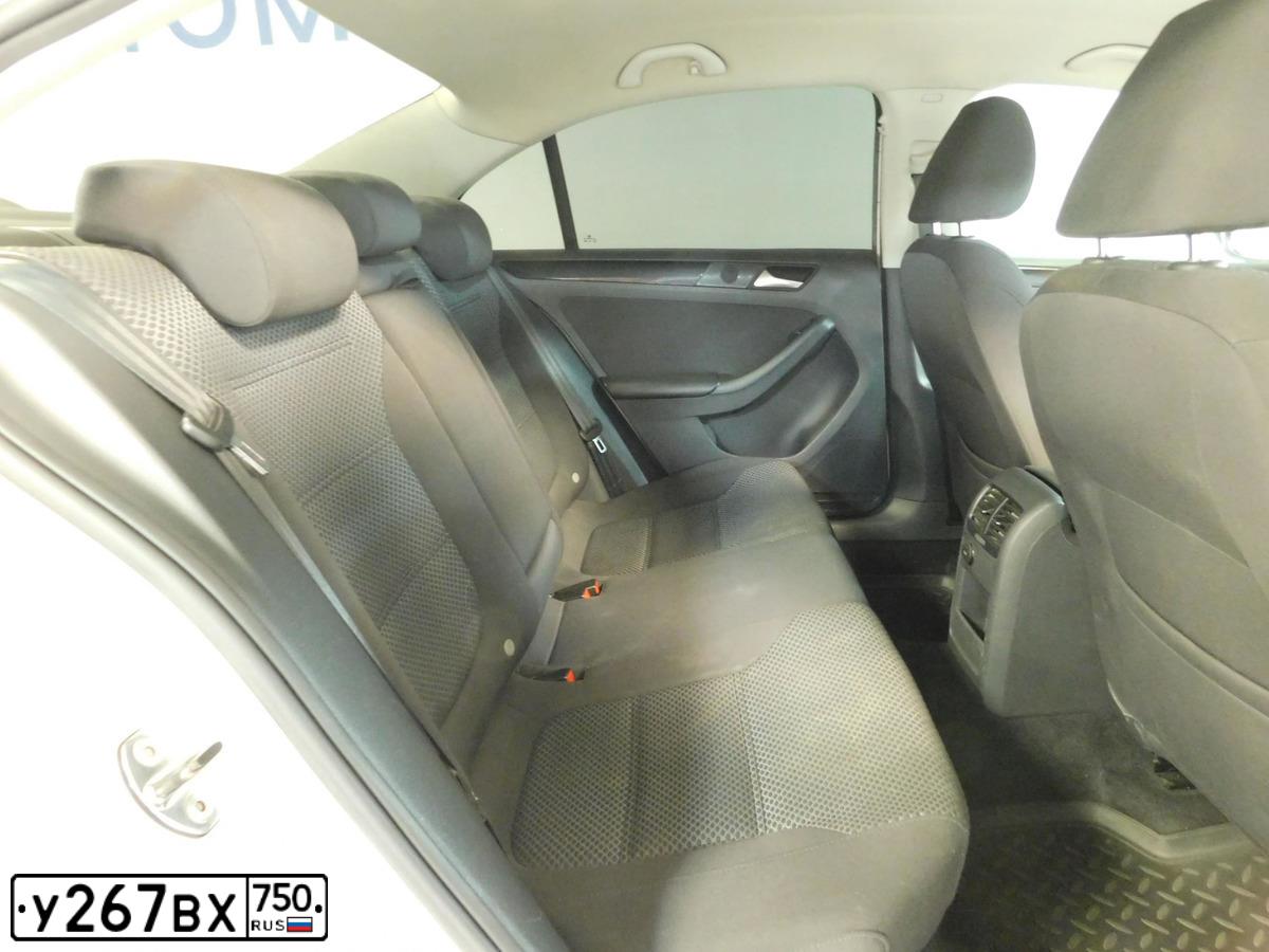 Фото автомобиля VOLKSWAGEN JETTA, 2013 — госномер О197ЕК32. Цвет: Белый